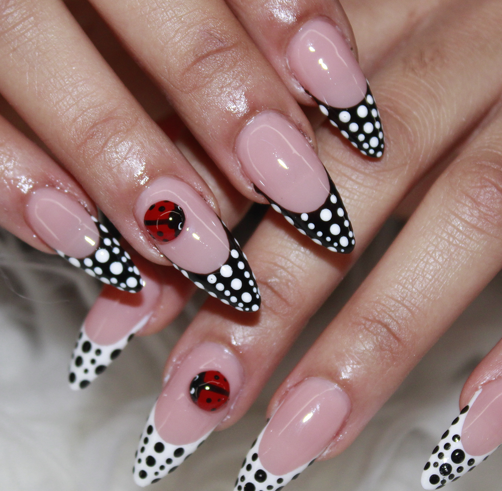 polkadot nails